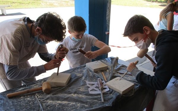 Atelier de Sculpture sur Tuffeau pour les élèves de 5e